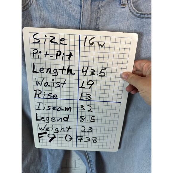 Lands End women’s straight leg jeans, light wash mid rise triadMom plus size  - Picture 11 of 11